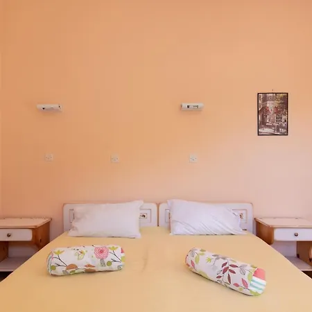 Apartament Avra